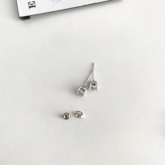 925 Sterling Silver Earrings (4 types) - Picture 4 of 10